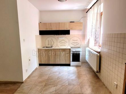 Pokoj s kuchyňským koutem | Pronájem bytu, 1+kk, 43 m²