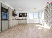 Pronájem bytu, 4+kk, 122 m²