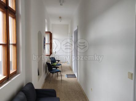 71484356-04d9-4639-b586-401873b078cc.jpg | Pronájem - kanceláře, 28 m²