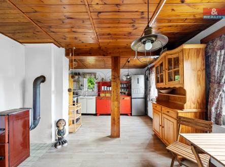 obývací pokoj a kuchyně | Prodej - chata/rekreační objekt, 137 m²