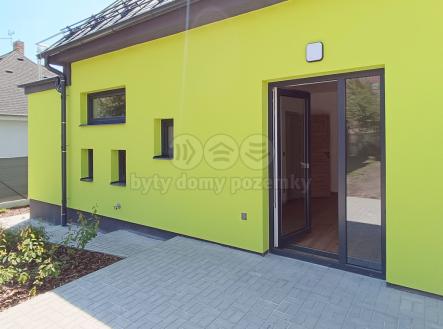 pohled ze zadu.jpg | Pronájem - dům/vila, 125 m²