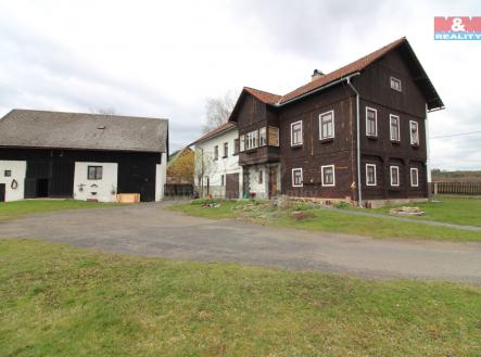Pohled na dům | Pronájem bytu, 1+1, 40 m²