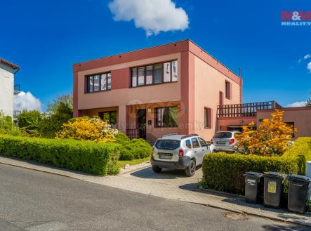 Dům, pohled s čela | Prodej - dům/vila, 180 m²