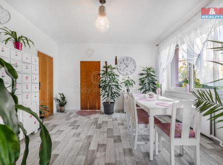 Jidelná | Prodej - dům/vila, 180 m²