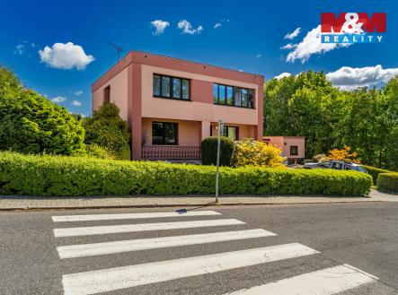 pohled s čela | Prodej - dům/vila, 208 m²