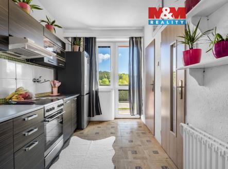 Kuchyně - vyhled na záhradu  | Prodej - dům/vila, 208 m²