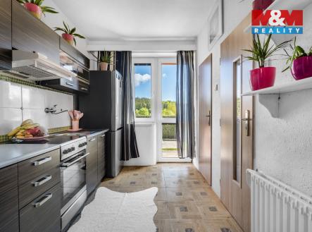 Kuchyně - vyhled na záhradu  | Prodej - dům/vila, 208 m²