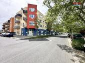 Pronájem - obchodní prostor, 68 m²