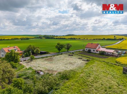 pohled na okolí pozemku | Prodej - pozemek pro bydlení, 1 977 m²