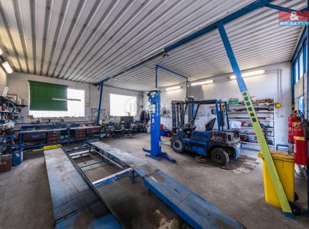 DSCF9787.jpg | Prodej - obchodní prostor, 832 m²