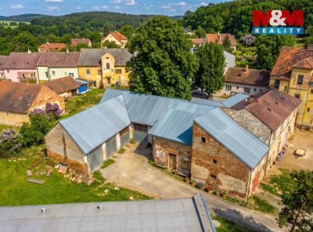 Pohled na dům | Prodej - pozemek pro komerční výstavbu, 1 795 m²