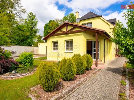 pohled na dům | Prodej - dům/vila, 240 m²
