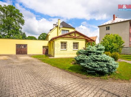 pohled na dům | Prodej - dům/vila, 240 m²