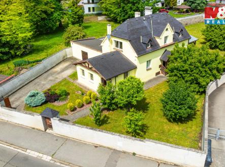 pohled na dům | Prodej - dům/vila, 240 m²