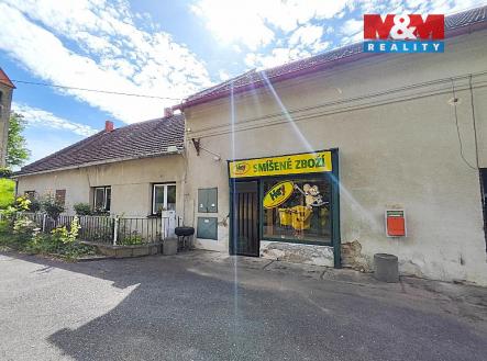 Pohled na dům | Pronájem - obchodní prostor, 100 m²