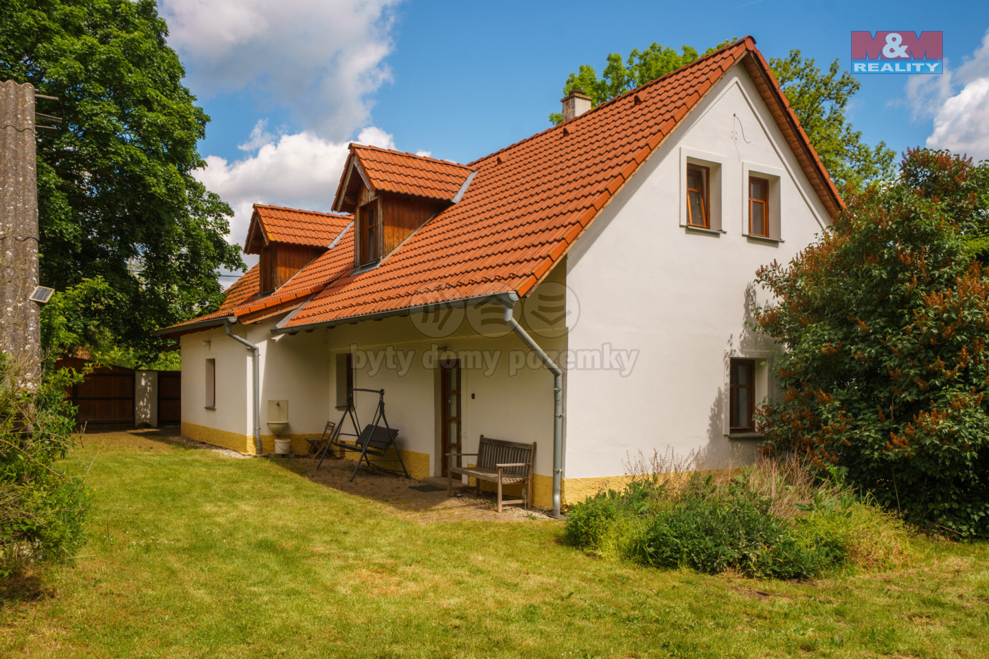 DŮM POHLED