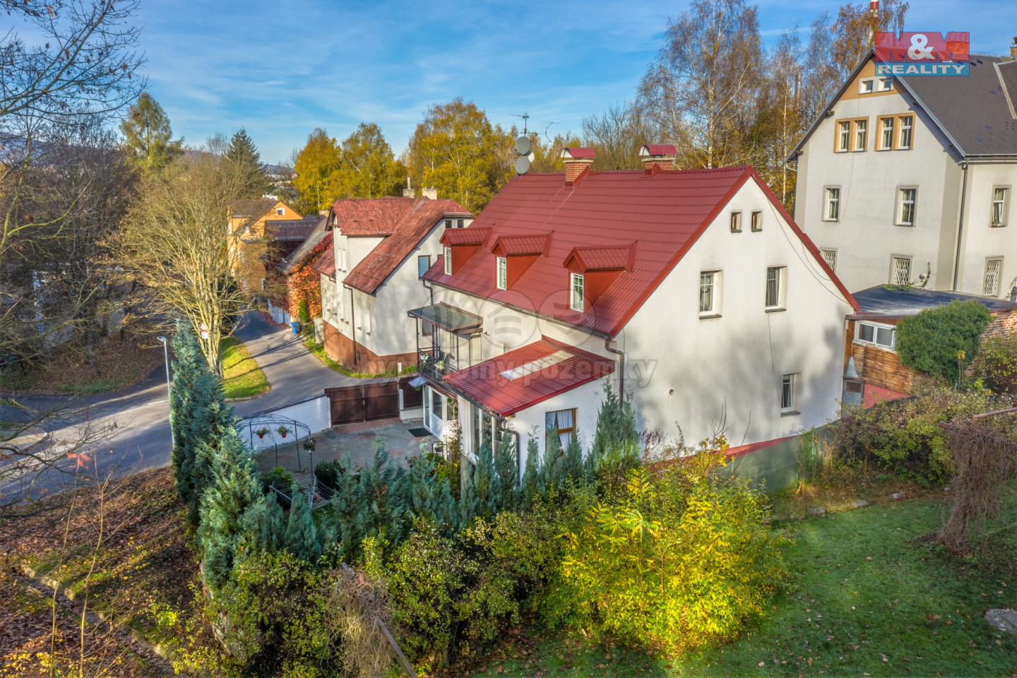 F37B0003-HDR.jpg