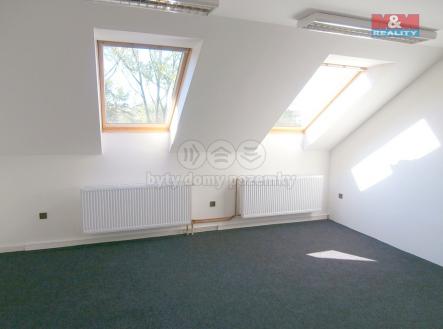 prostor po rekoA.jpg | Pronájem - kanceláře, 20 m²