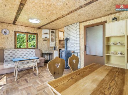 Obývací pokoj s jídelnou | Prodej - chata/rekreační objekt, 28 m²