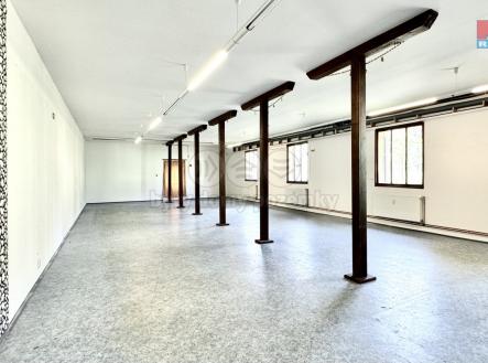 Velká obchodní plocha | Pronájem - obchodní prostor, 150 m²