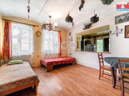 b8d15a69-bb5c-4dd6-a305-a37e916242ff.jpg | Prodej - dům/vila, 70 m²