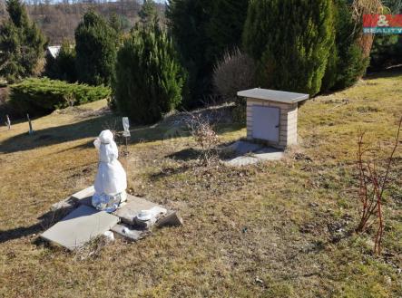 přípojky vody a elektřiny | Prodej - chata/rekreační objekt, 30 m²