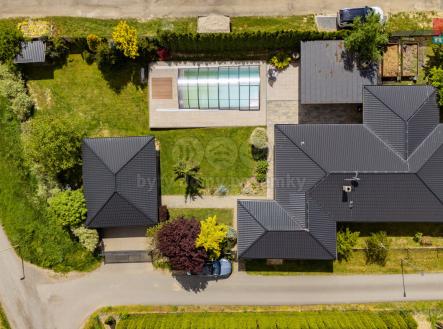 DJI_20250509114458_0976_D-Enhanced-NR-Edit kopie.jpg | Prodej - dům/vila, 172 m²