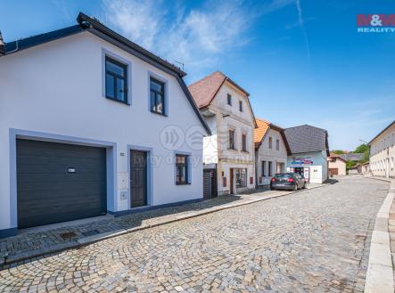 Prodej rodinného domu v Kamenici nad Lipou, ul. Dobšova | Prodej - dům/vila, 210 m²