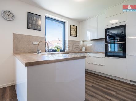 Prodej rodinného domu v Kamenici nad Lipou, ul. Dobšova | Prodej - dům/vila, 210 m²