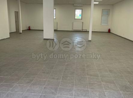 att.ixfsJ_RefGumihJZJV18RjCuwsvXhP8sfq5Zgy6lEA4.jpeg | Pronájem - obchodní prostor, 147 m²
