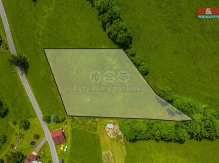 Pohled na Louku | Prodej - pozemek, trvalý travní porost, 3 867 m²
