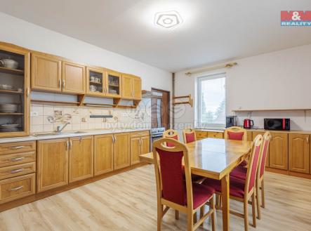 kuchyně v přízemí | Prodej - dům/vila, 315 m²