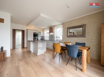 Obývací pokoj + kuchyně | Prodej - dům/vila, 125 m²