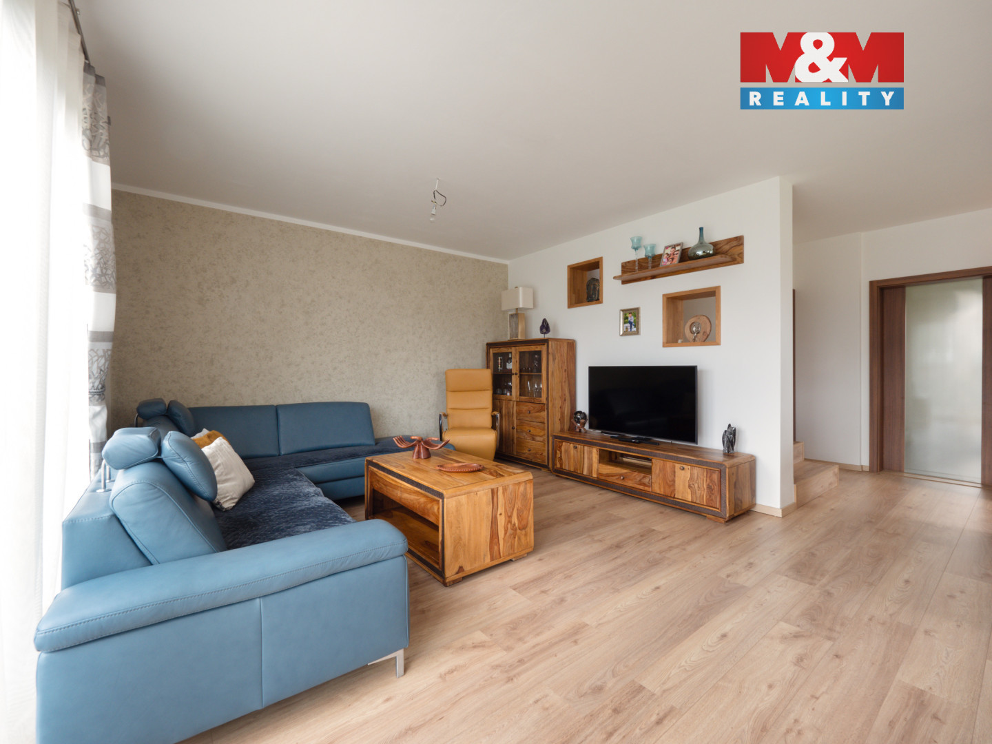 Obývací pokoj + kuchyně