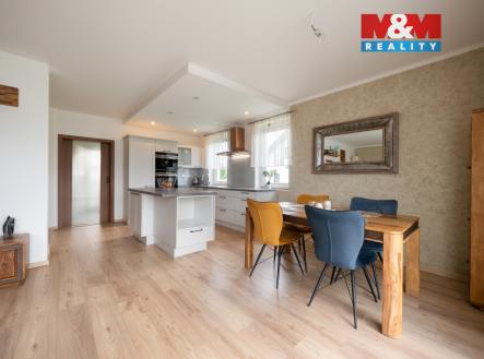 Obývací pokoj + kuchyně | Prodej - dům/vila, 125 m²