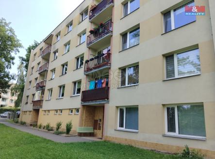 Pohled na dům | Pronájem bytu, 3+1, 67 m²
