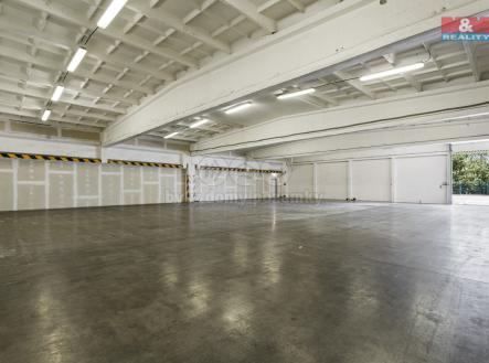 interiér  | Pronájem - skladovací prostor, 1 072 m²