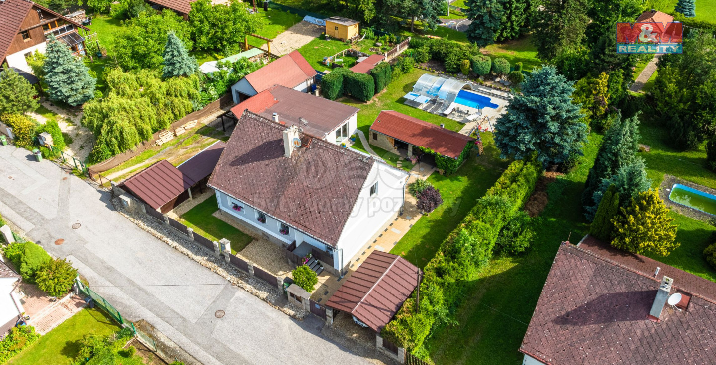 Hlavní foto.jpg