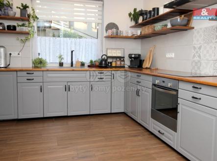 1.jpg | Prodej - dům/vila, 200 m²