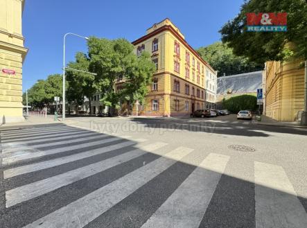 dům z ulice | Pronájem - kanceláře, 93 m²
