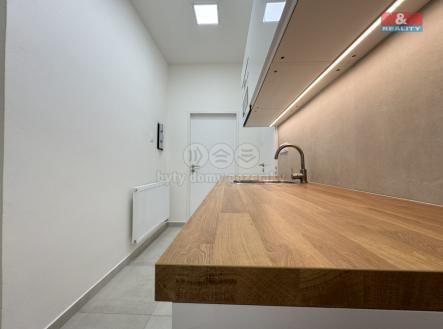 . | Pronájem - kanceláře, 93 m²