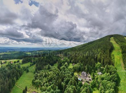 DJI_20250606140436_0742_D.jpg | Prodej - hotel, 1 000 m²