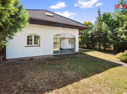 pohled na dům  | Prodej - dům/vila, 140 m²