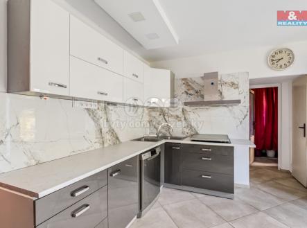 Kuchyně v prvním podlaží | Prodej - dům/vila, 360 m²