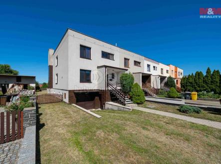 pohled na dům z ulice | Prodej - dům/vila, 144 m²