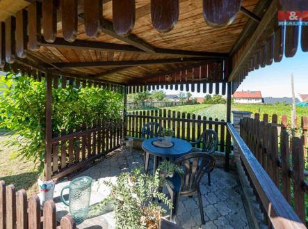 Posezení v altánku | Prodej - dům/vila, 144 m²
