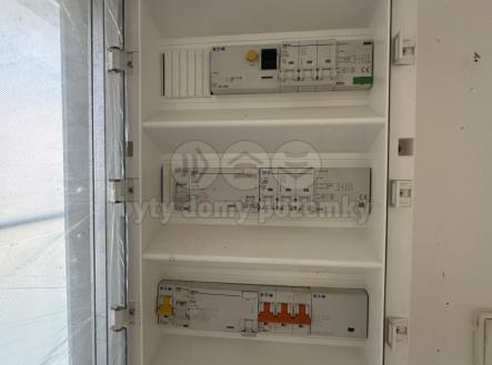 IMG_9350.jpeg | Pronájem - obchodní prostor, 288 m²
