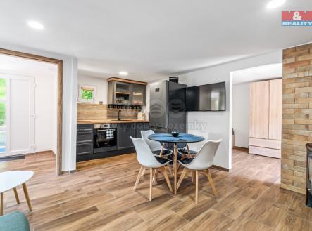 Obývací pokoj s kk | Prodej - chata/rekreační objekt, 48 m²