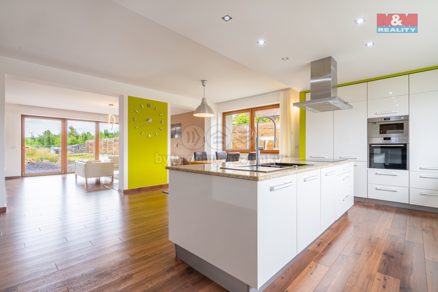 kuchyň s obývák.jpg