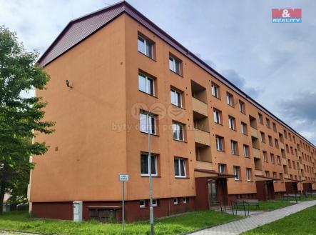 z venku.jpeg | Pronájem bytu, 1+1, 34 m²